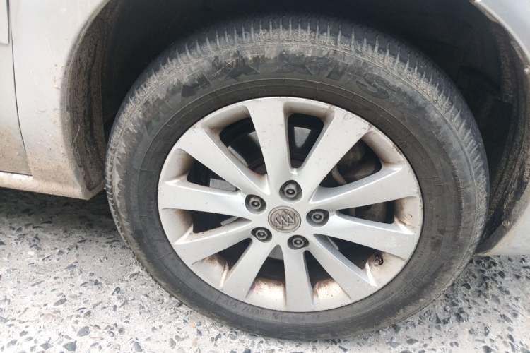 Used Buick GL8 2014 2.4L Classic Edition Right Front Wheel Hub