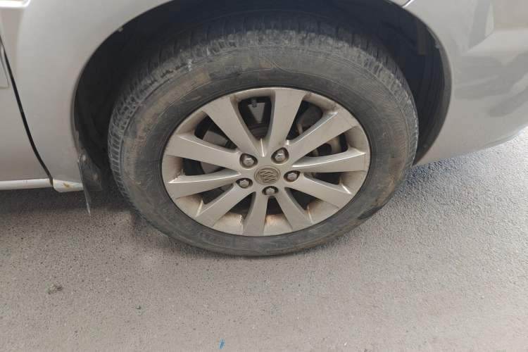 Used Buick GL8 2014 2.4L Classic Edition Right Front Wheel Hub