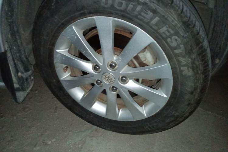 Used Buick GL8 2014 2.4L Classic Edition Right Front Wheel Hub