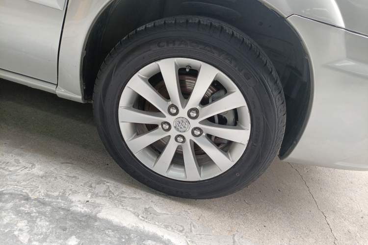 Used Buick GL8 2014 2.4L Classic Edition Right Front Wheel Hub