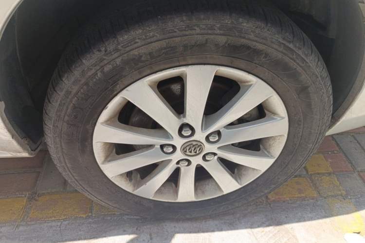Used Buick GL8 2014 2.4L Classic Edition Right Front Wheel Hub