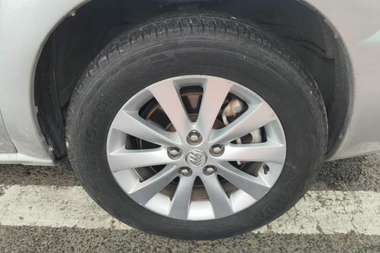 Used Buick GL8 2014 2.4L Classic Edition Right Front Wheel Hub