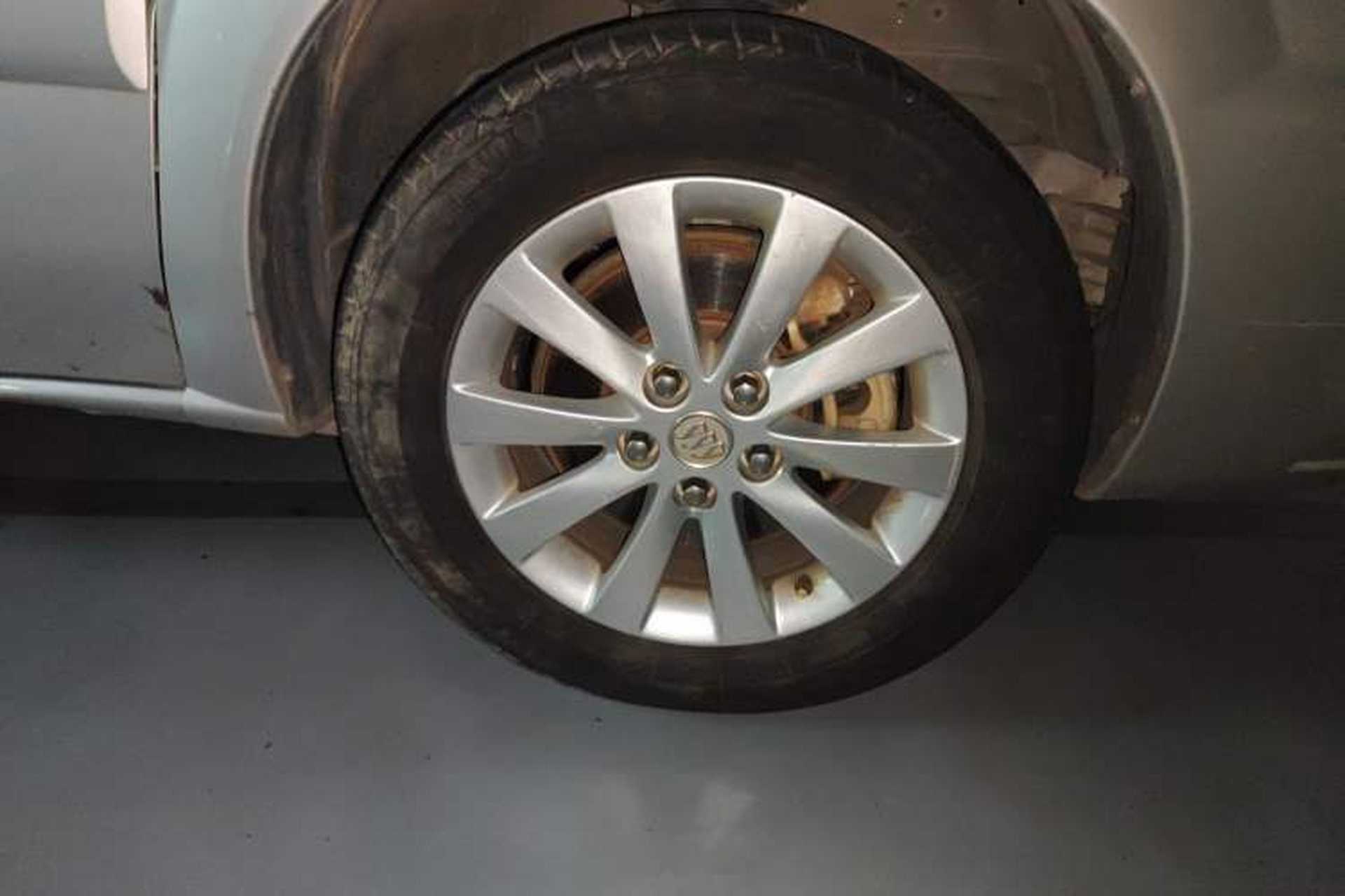 Used Buick GL8 2014 2.4L Classic Edition Right Front Wheel Hub