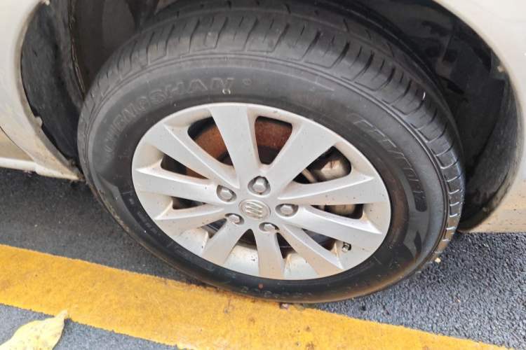Used Buick GL8 2014 2.4L Classic Edition Right Front Wheel Hub