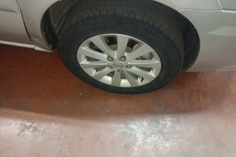 Used Buick GL8 2014 2.4L Classic Edition Right Front Wheel Hub
