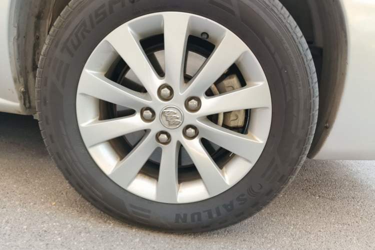 Used Buick GL8 2014 2.4L Classic Edition Right Front Wheel Hub