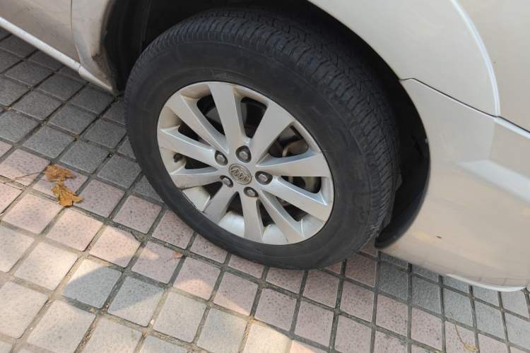 Used Buick GL8 2014 2.4L Classic Edition Right Front Wheel Hub