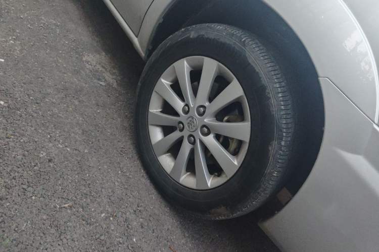 Used Buick GL8 2014 2.4L Classic Edition Right Front Wheel Hub