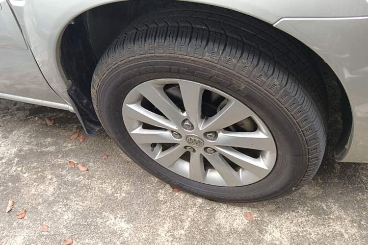 Used Buick GL8 2014 2.4L Classic Edition Right Front Wheel Hub
