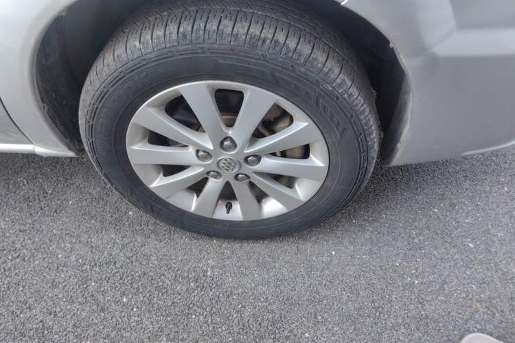 Used Buick GL8 2014 2.4L Classic Edition Right Front Wheel Hub
