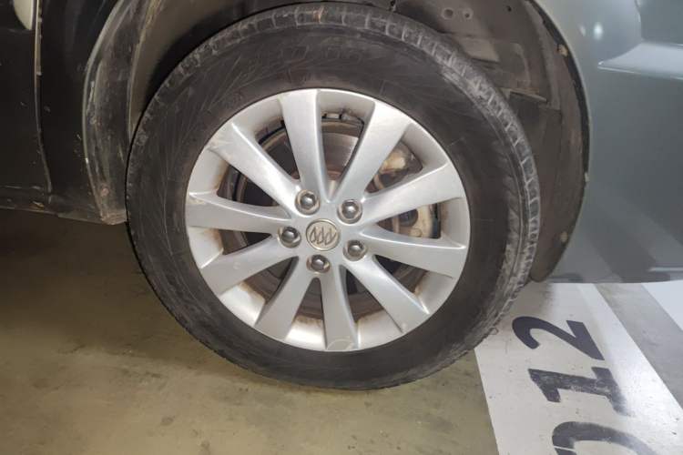 Used Buick GL8 2014 2.4L Classic Edition Right Front Wheel Hub