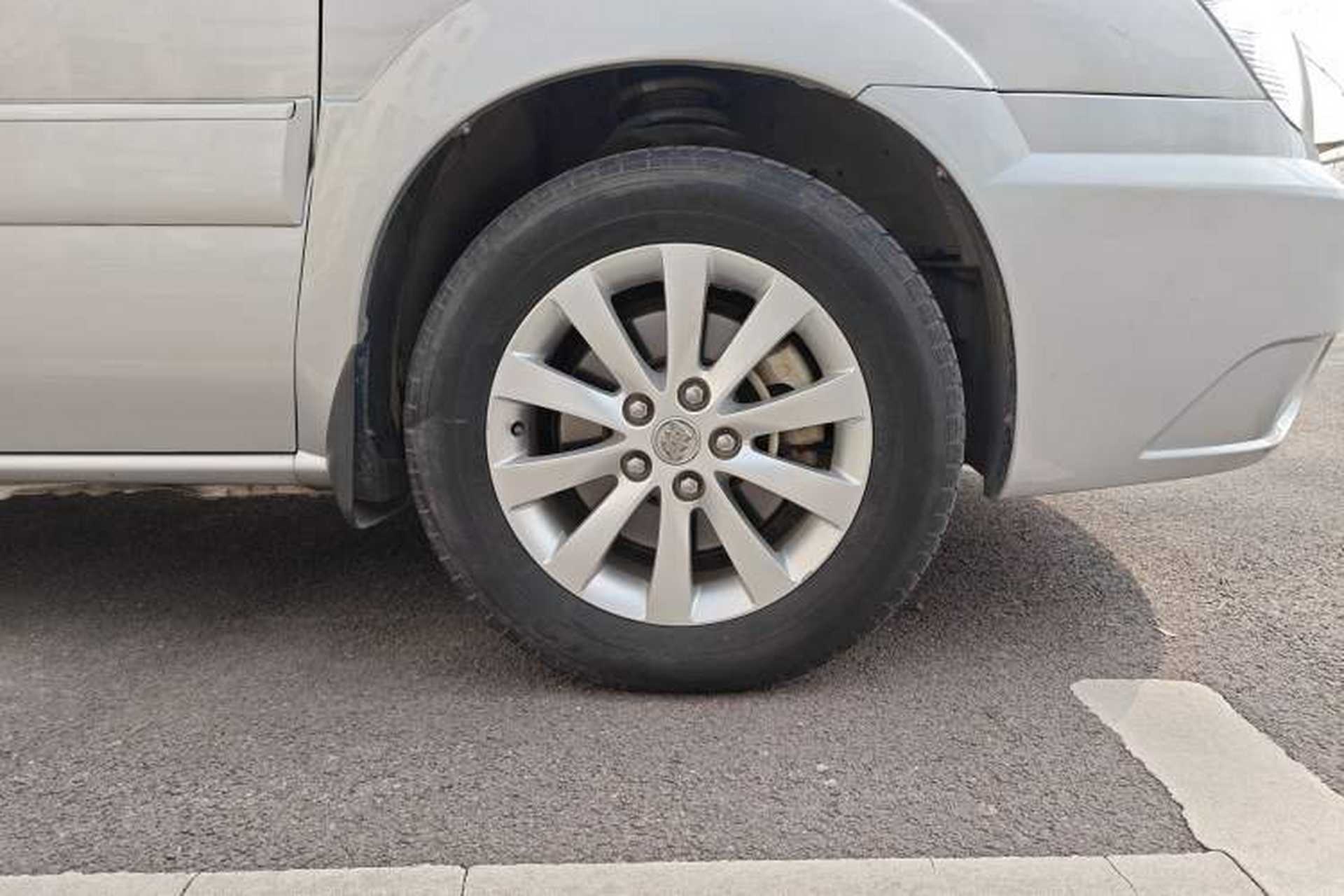 Used Buick GL8 2014 2.4L Comfort Edition Right Front Wheel Hub