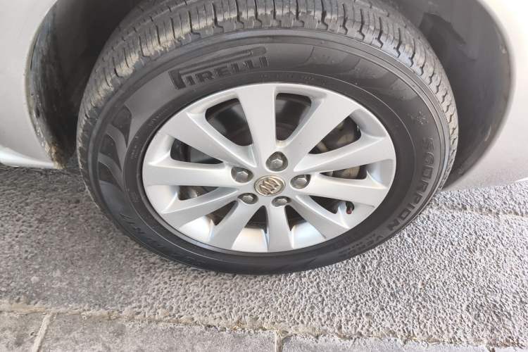 Used Buick GL8 2014 2.4L Classic Edition Right Front Wheel Hub