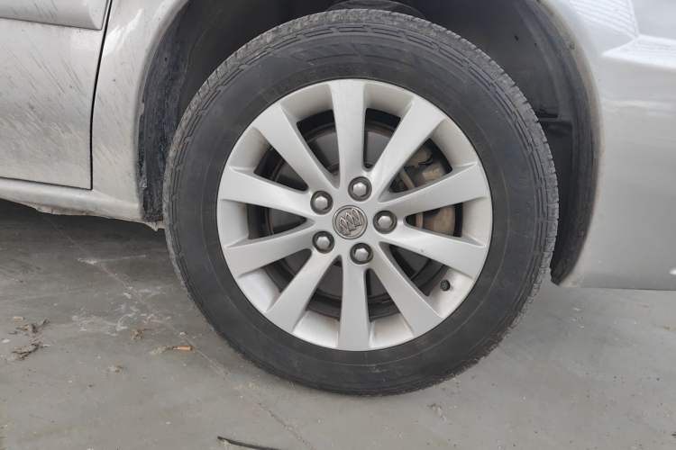 Used Buick GL8 2014 2.4L Classic Edition Right Front Wheel Hub