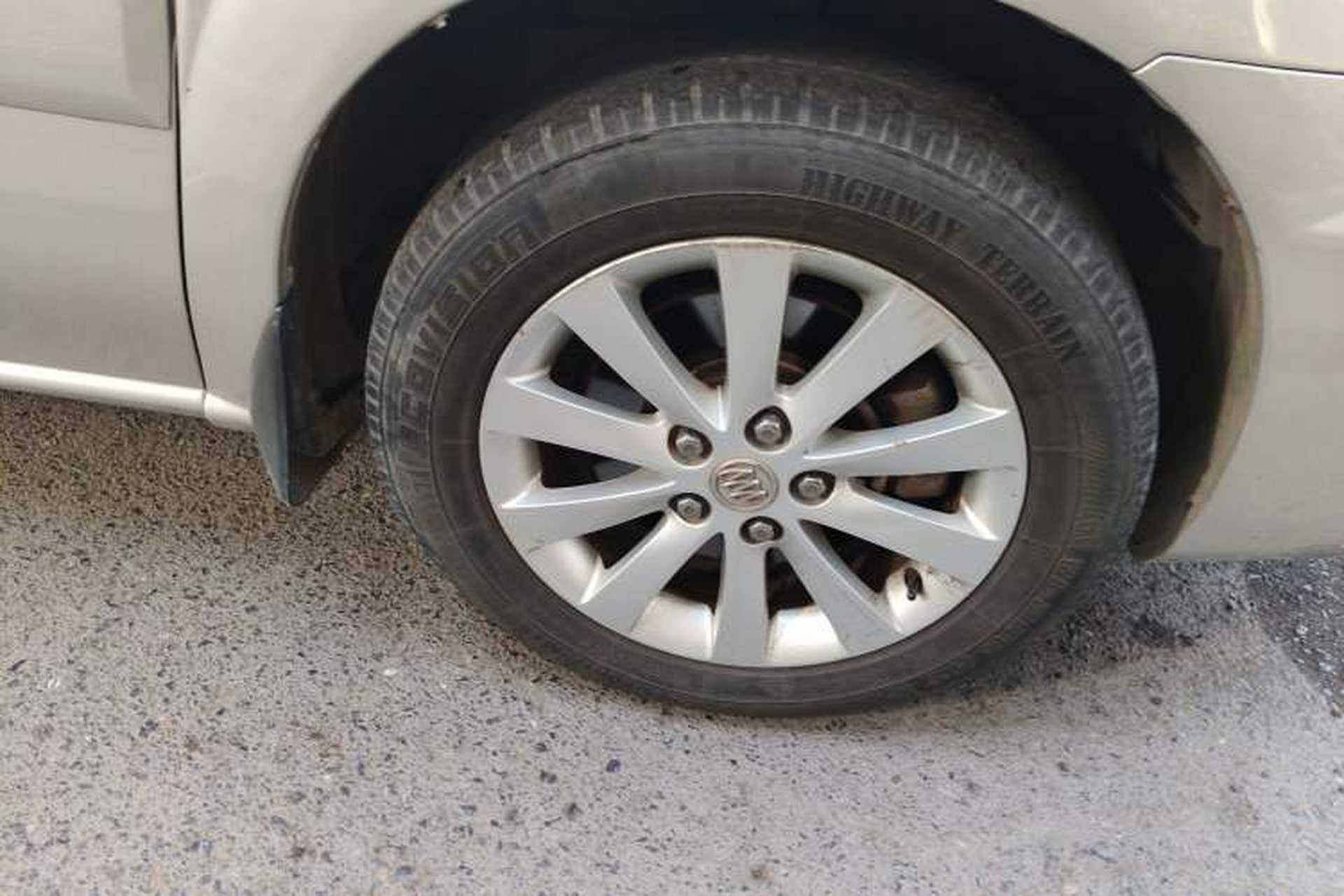 Used Buick GL8 2014 2.4L Comfort Edition Right Front Wheel Hub