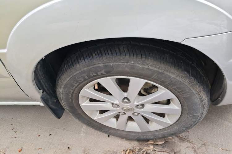 Used Buick GL8 2014 2.4L Classic Edition Right Front Wheel Hub