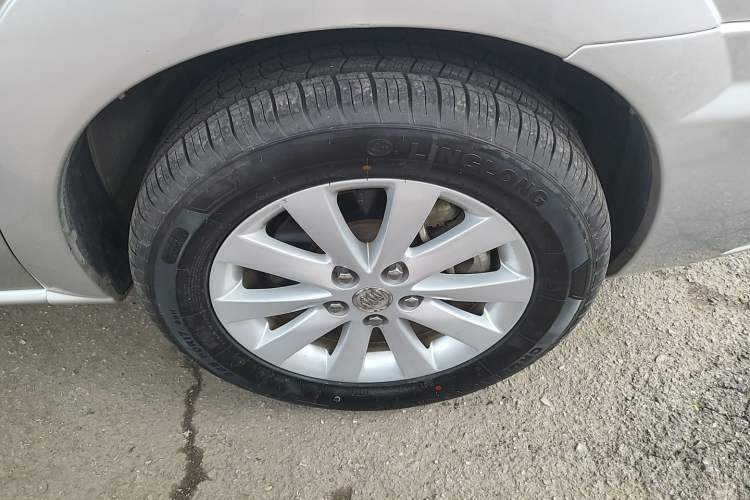 Used Buick GL8 2014 2.4L Classic Edition Right Front Wheel Hub