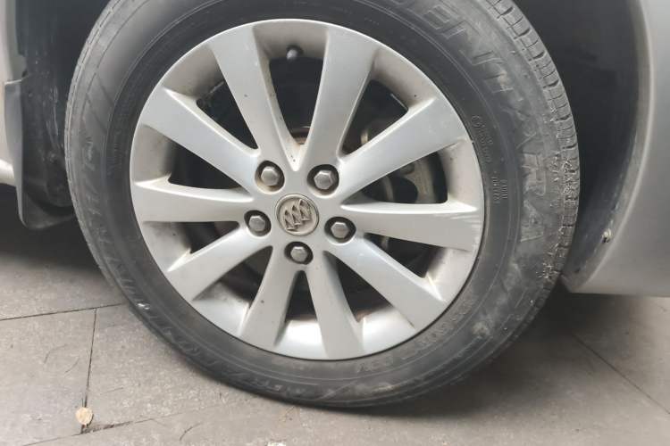 Used Buick GL8 2014 2.4L Comfort Edition Right Front Wheel Hub