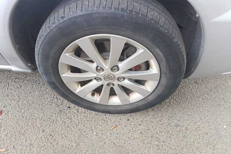 Used Buick GL8 2014 2.4L Classic Edition Right Front Wheel Hub