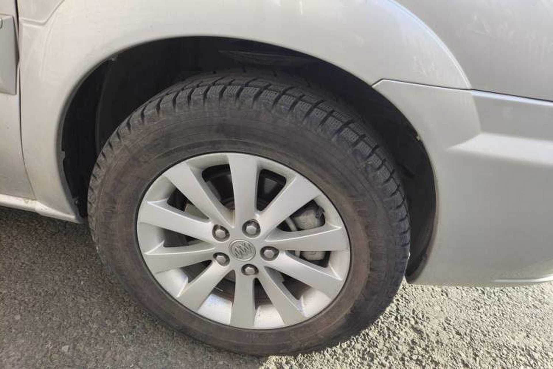 Used Buick GL8 2014 2.4L Classic Edition Right Front Wheel Hub