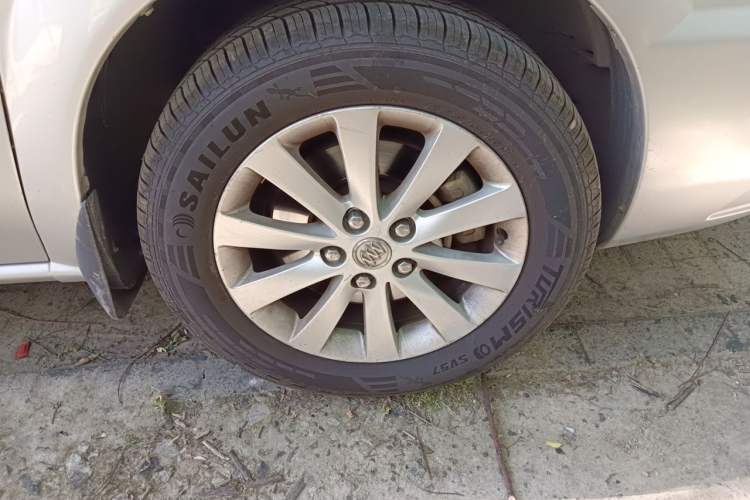 Used Buick GL8 2014 2.4L Comfort Edition Right Front Wheel Hub