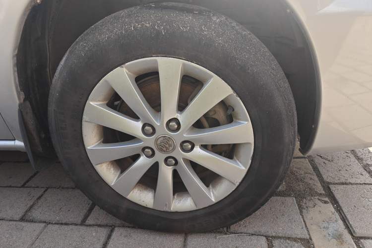 Used Buick GL8 2014 2.4L Classic Edition Right Front Wheel Hub