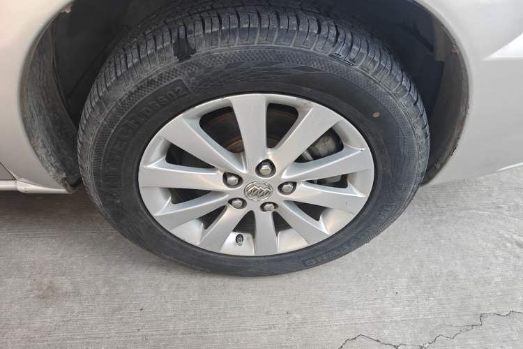 Used Buick GL8 2014 2.4L Classic Edition Right Front Wheel Hub