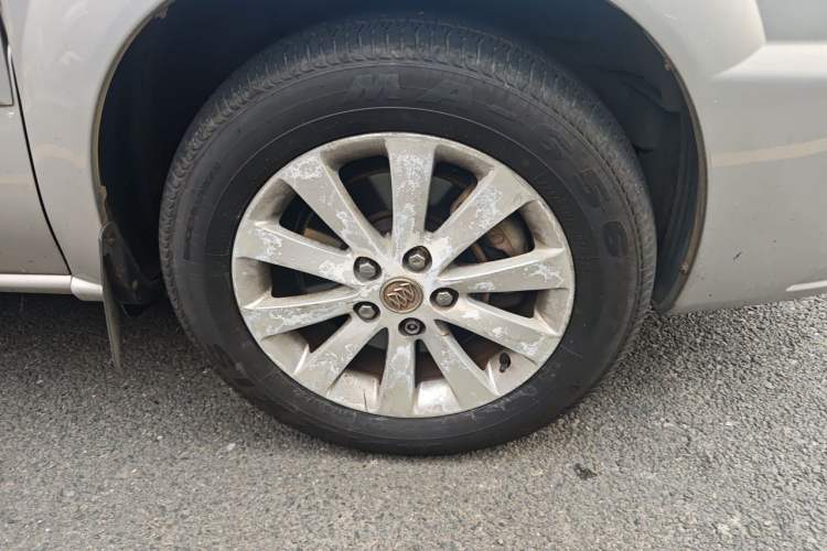 Used Buick GL8 2014 2.4L Comfort Edition Right Front Wheel Hub