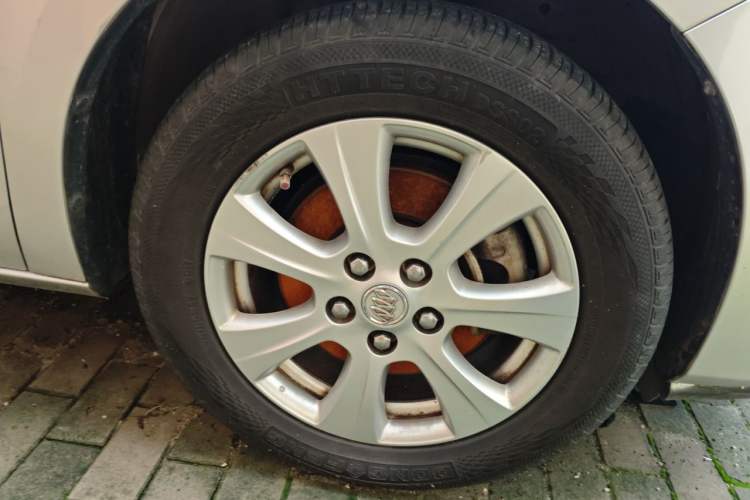 Used Buick GL8 2014 3.0L XT Luxury Business Flagship Edition Right Front Wheel Hub