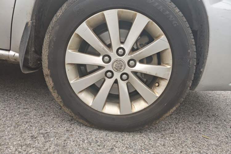 Used Buick GL8 2014 2.4L Classic Edition Right Front Wheel Hub