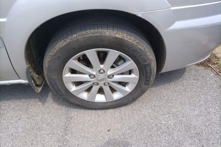 Used Buick GL8 2014 2.4L Classic Edition Right Front Wheel Hub