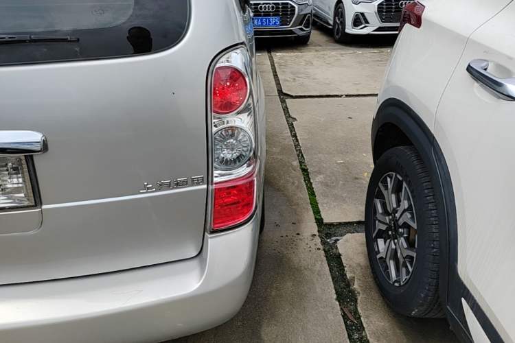Used Buick GL8 2014 2.4L Classic Edition Right Rear Taillight
