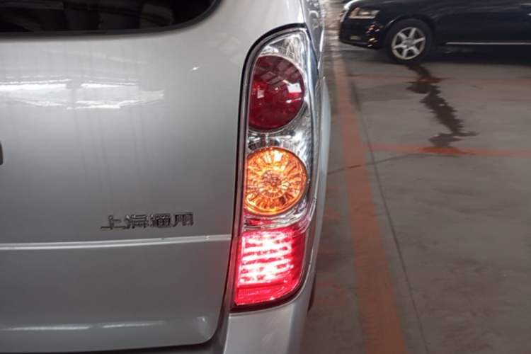 Used Buick GL8 2014 2.4L Executive Edition Right Rear Taillight