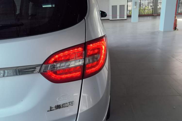 Used Buick GL8 2014 3.0L XT Luxury Business Flagship Edition Right Rear Taillight