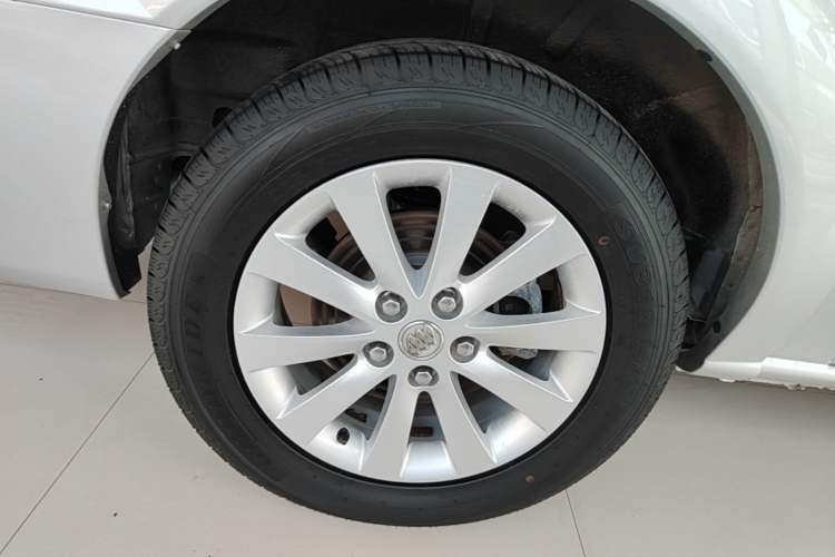 Used Buick GL8 2014 2.4L Classic Edition Right Rear Wheel Hub