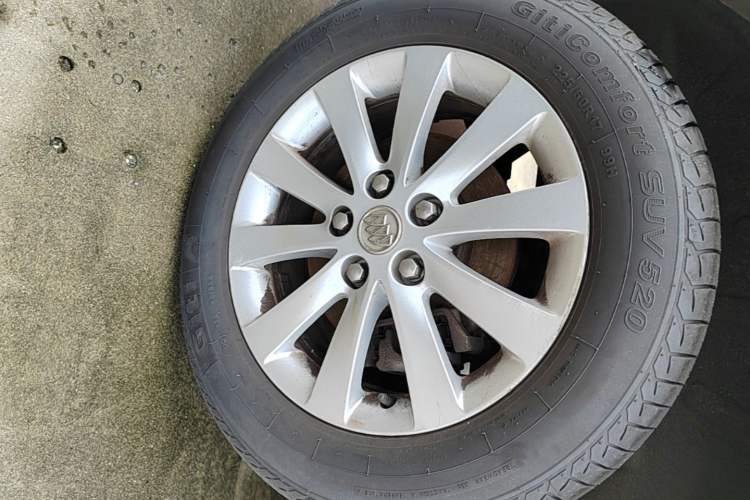 Used Buick GL8 2014 2.4L Classic Edition Right Rear Wheel Hub