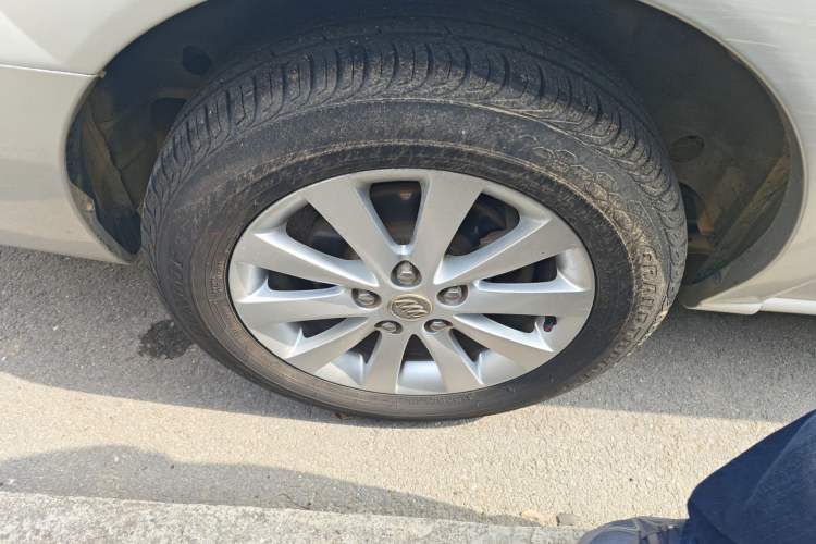 Used Buick GL8 2014 2.4L Classic Edition Right Rear Wheel Hub