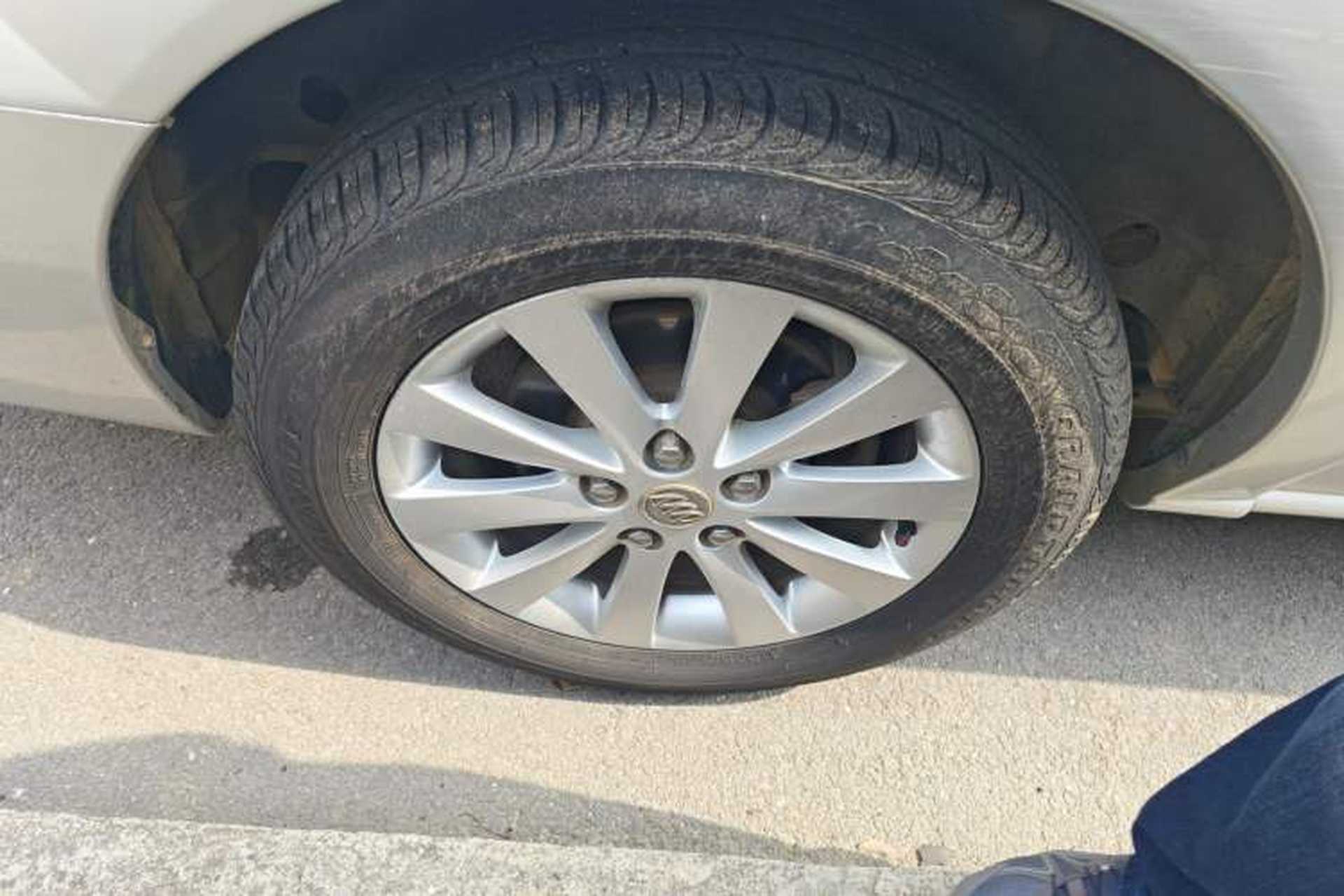 Used Buick GL8 2014 2.4L Classic Edition Right Rear Wheel Hub