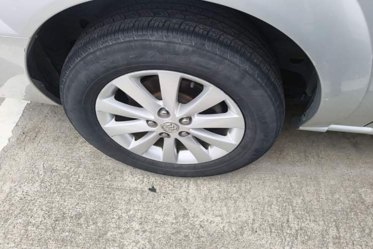 Used Buick GL8 2014 2.4L Classic Edition Right Rear Wheel Hub