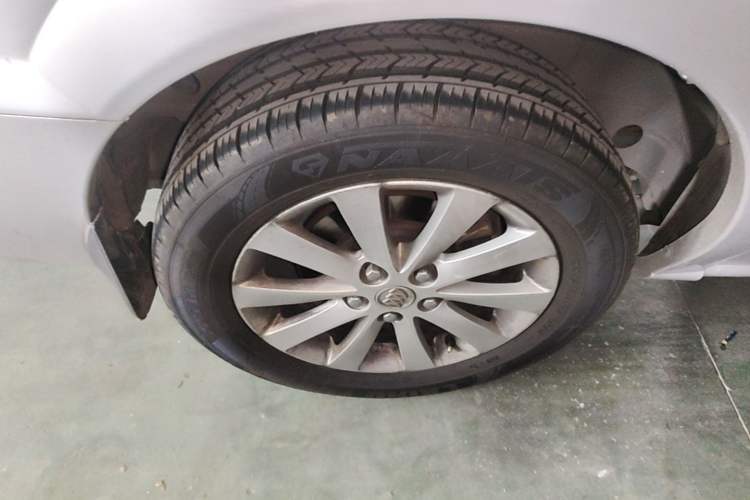 Used Buick GL8 2014 2.4L Classic Edition Right Rear Wheel Hub