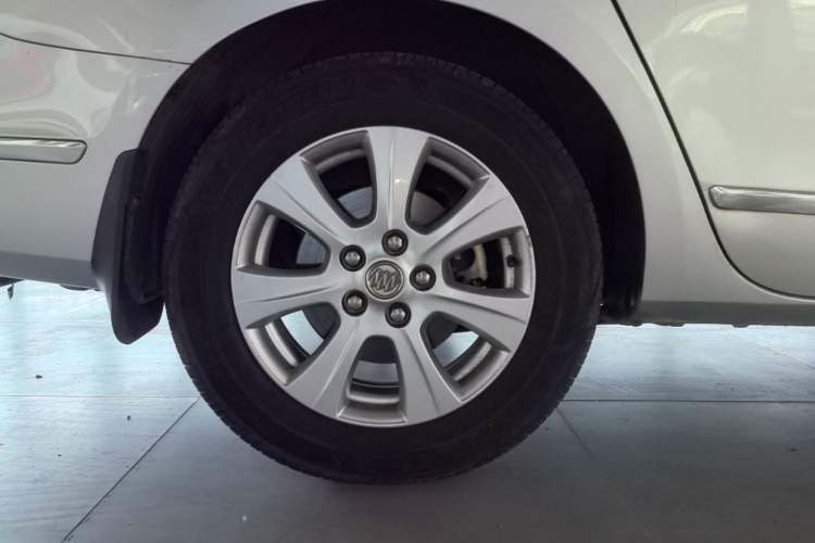 Used Buick GL8 2014 3.0L XT Luxury Business Flagship Edition Right Rear Wheel Hub