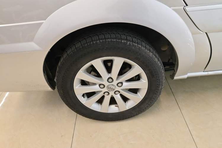 Used Buick GL8 2014 2.4L Classic Edition Right Rear Wheel Hub