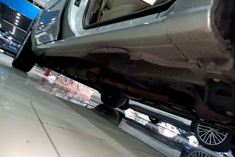 Used Buick GL8 2014 2.4L Classic Edition Right Side Sill