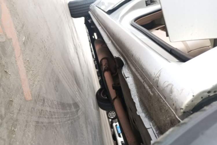 Used Buick GL8 2014 2.4L Executive Edition Right Side Sill