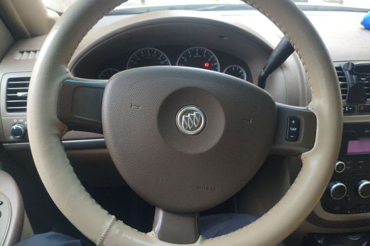 Used Buick GL8 2014 2.4L Comfort Edition Steering Wheel