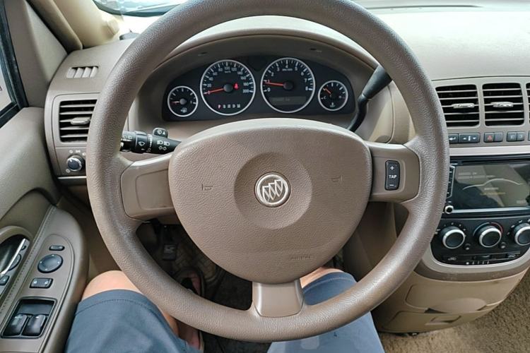 Used Buick GL8 2014 2.4L Classic Edition Steering Wheel