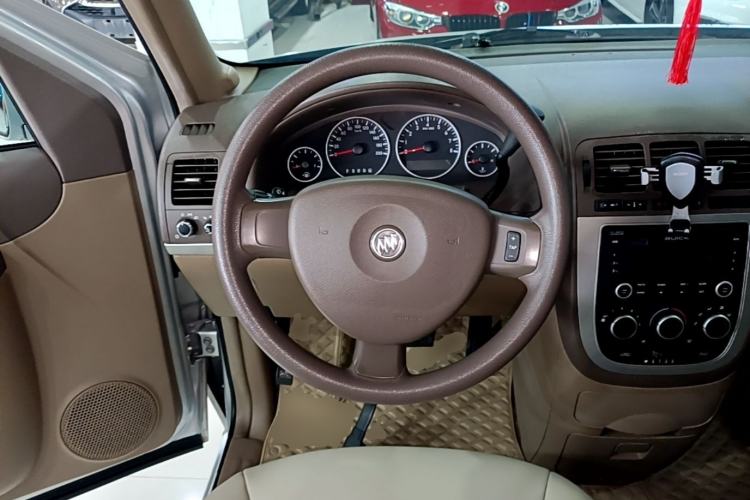 Used Buick GL8 2014 2.4L Classic Edition Steering Wheel