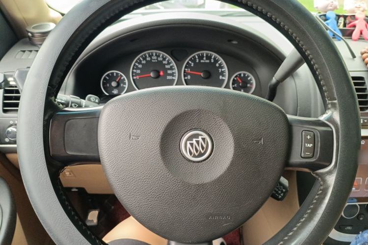 Used Buick GL8 2014 2.4L Executive Edition Steering Wheel