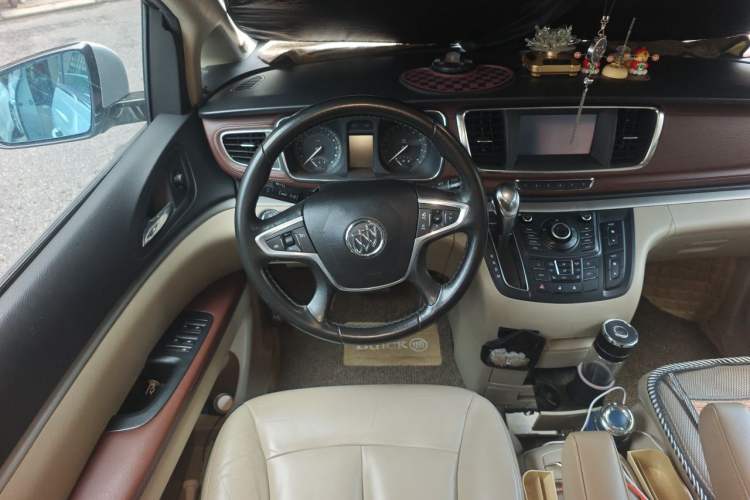 Used Buick GL8 2014 3.0L GT Luxury Business Haoya Edition Steering Wheel