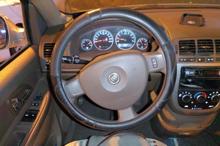 Used Buick GL8 2014 2.4L Classic Edition Steering Wheel